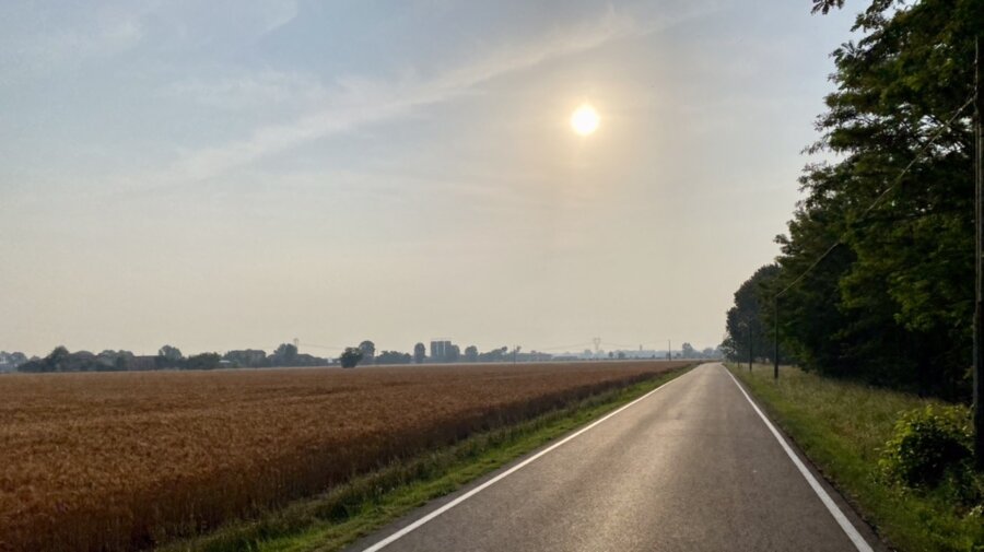 Panorama dalla bici al mattino