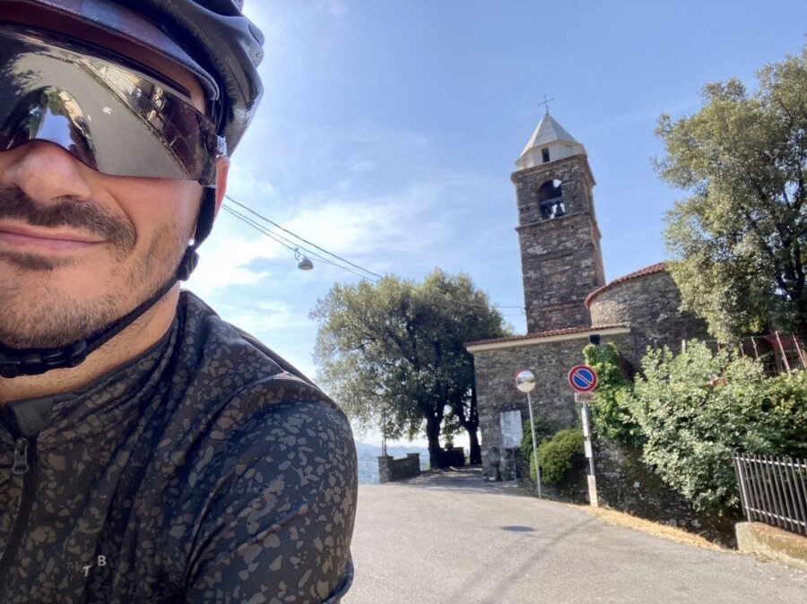 Monastero piccolo e imboscato