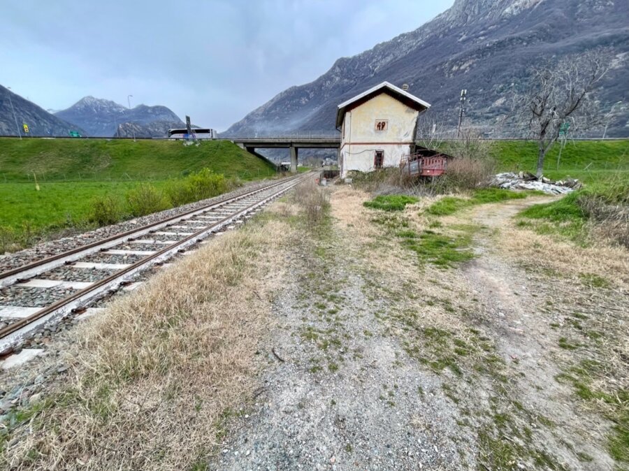 Ciclabile accanto una ferrovia