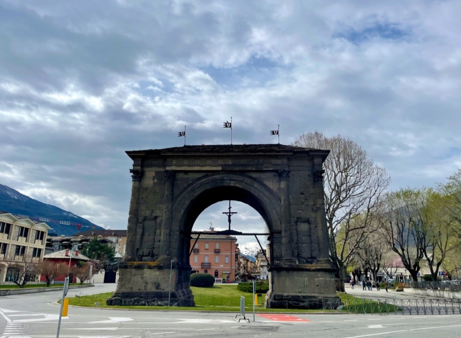 Arco alle porte di Aosta